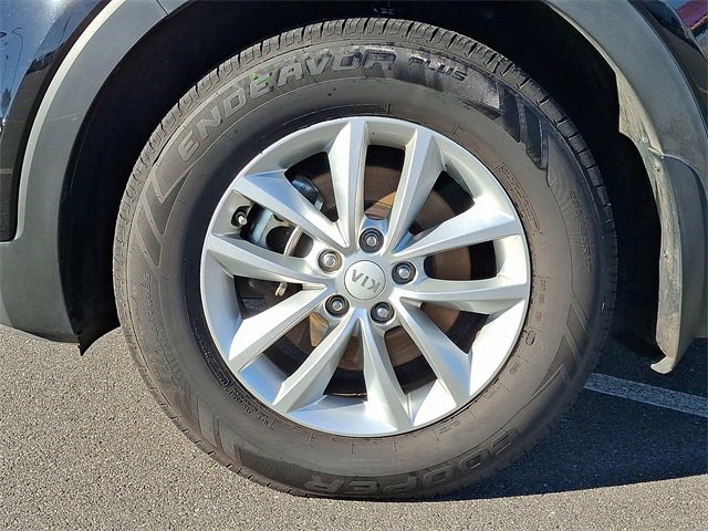 Used 2017 Kia Sorento L image 8