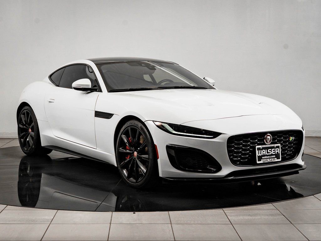 Used 2022 Jaguar F-TYPE R image 5