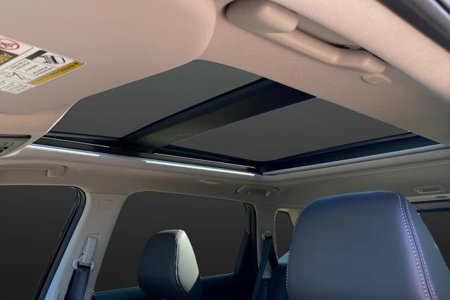 Used 2024 Nissan Rogue Platinum w/ Platinum Premium Package image 12