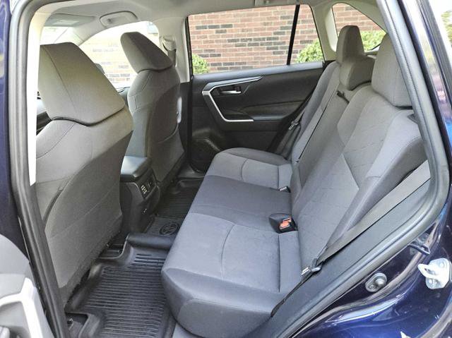 Used 2022 Toyota RAV4 XLE image 24