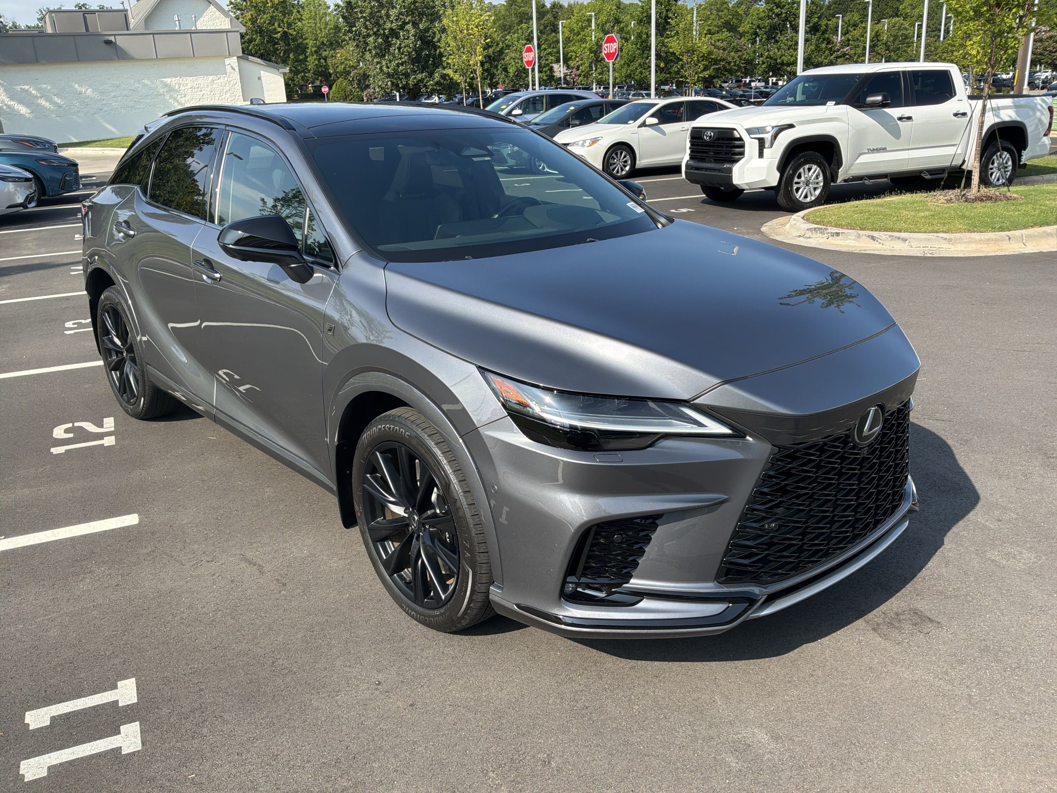 Used 2023 Lexus RX 500h F Sport AWD/4WD image 2