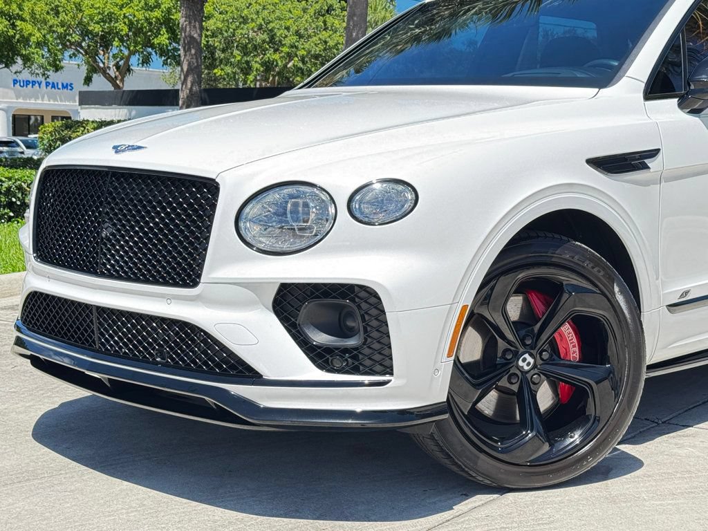 Used 2022 Bentley Bentayga AWD/4WD image 2