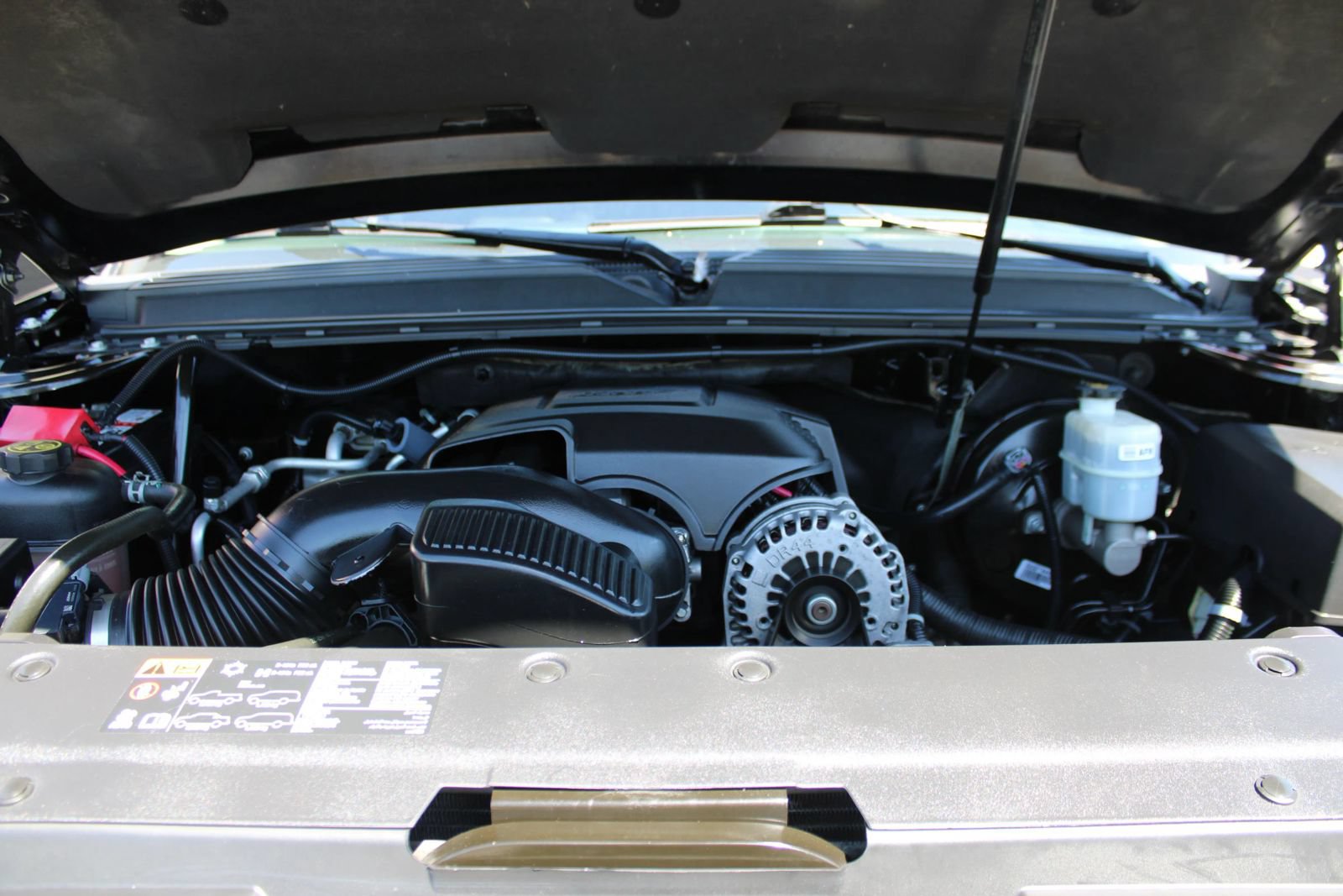Used 2013 Chevrolet Tahoe LTZ AWD/4WD image 24