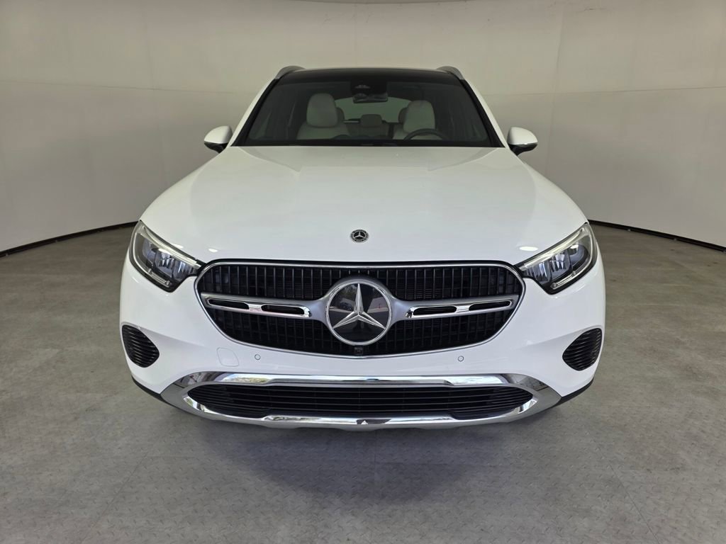 Certified 2025 Mercedes-Benz GLC 300 image 2