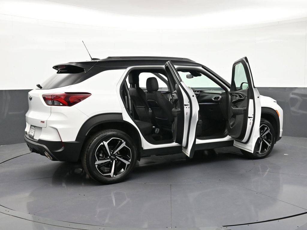 Certified 2023 Chevrolet TrailBlazer RS w/ Convenience Package AWD/4WD image 32