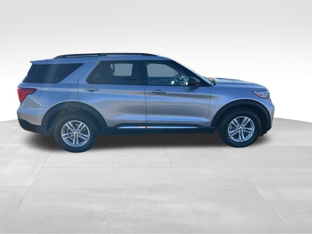Used 2022 Ford Explorer XLT w/ Class IV Trailer Tow Package image 8