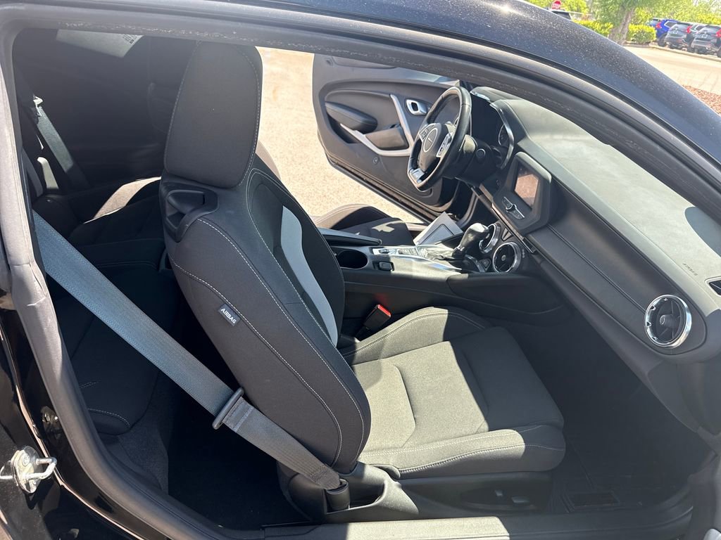 Used 2022 Chevrolet Camaro LT RWD image 33