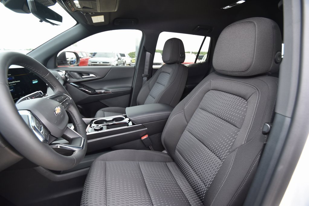 New 2026 Chevrolet Equinox LT w/ Safety and Technology Package image 9