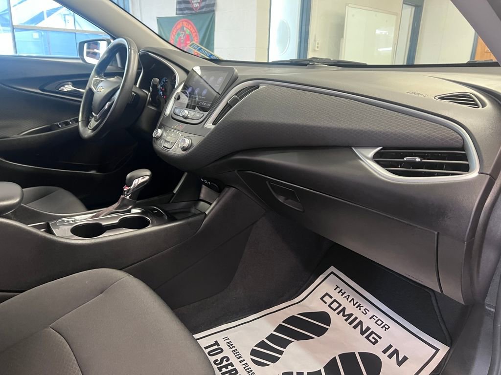 Used 2022 Chevrolet Malibu RS image 36
