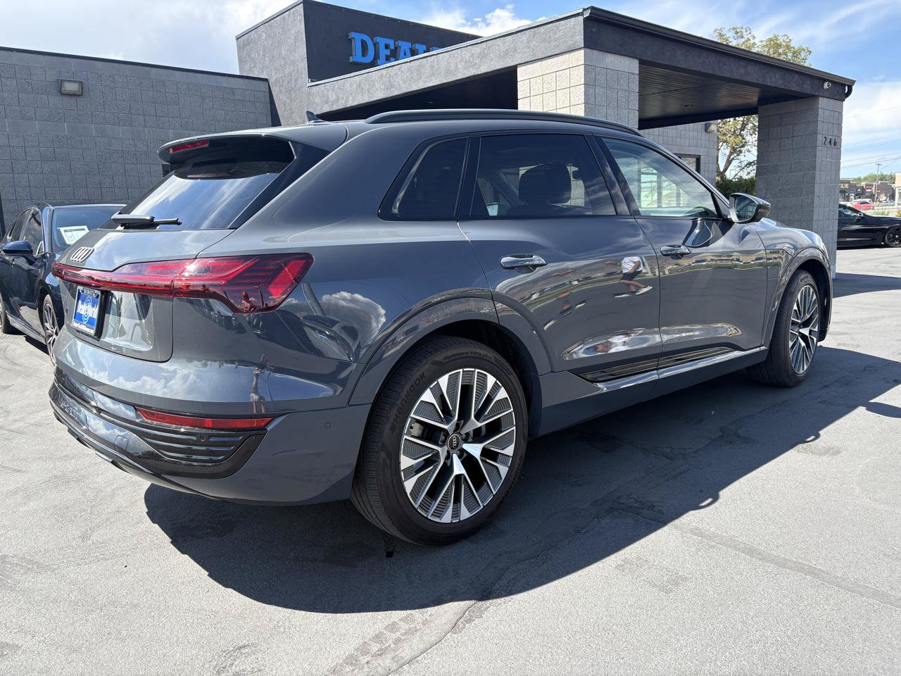 Used 2024 Audi Q8 e-tron Prestige w/ Prestige Package AWD/4WD image 5