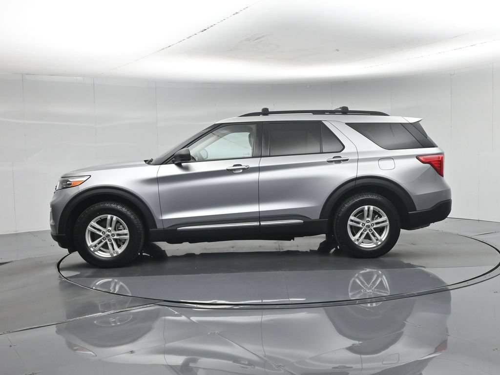 Certified 2021 Ford Explorer XLT w/ Equipment Group 202A AWD/4WD image 35