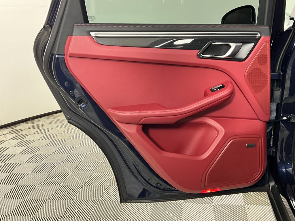 Used 2022 Porsche Macan S image 26