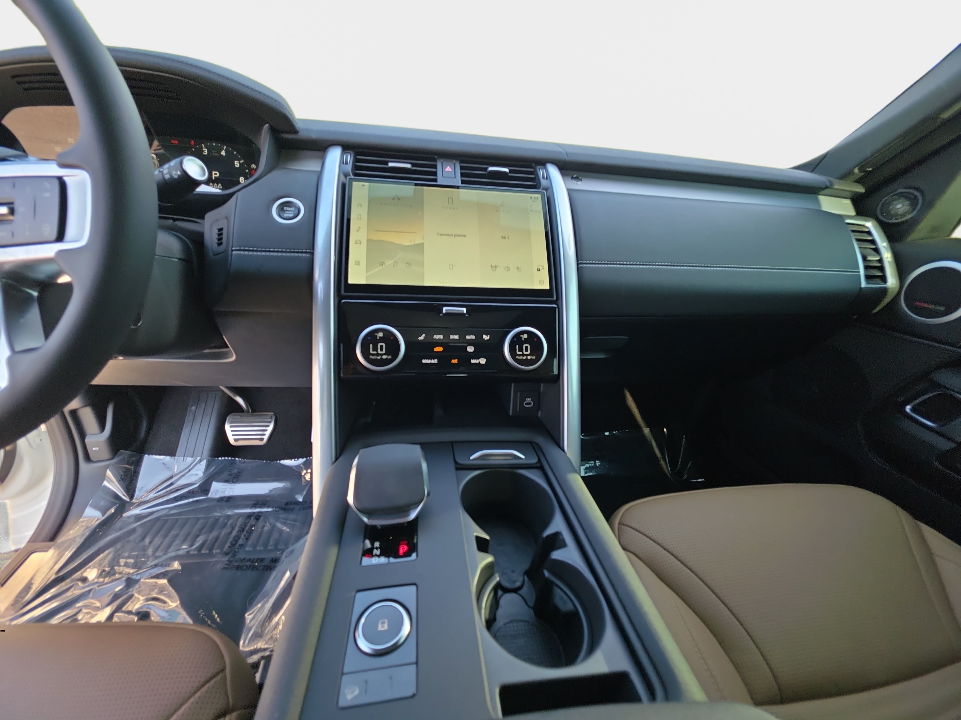Certified 2025 Land Rover Discovery Dynamic SE AWD/4WD image 20