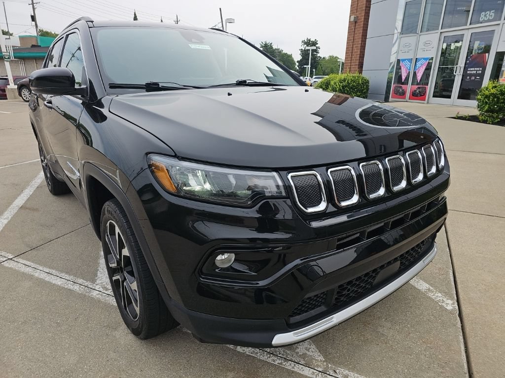 Certified 2022 Jeep Compass Limited AWD/4WD image 3