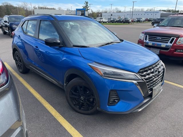Used 2024 Nissan Kicks SR w/ SR Premium Package FWD image 4