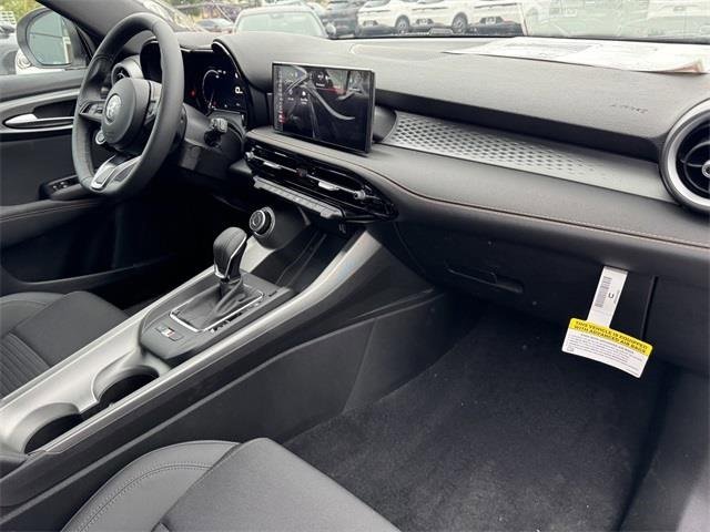 New 2025 Alfa Romeo Tonale image 8