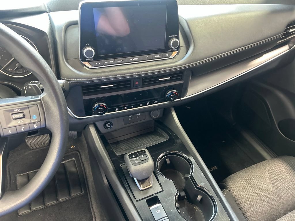 Used 2024 Nissan Rogue SV AWD/4WD image 5