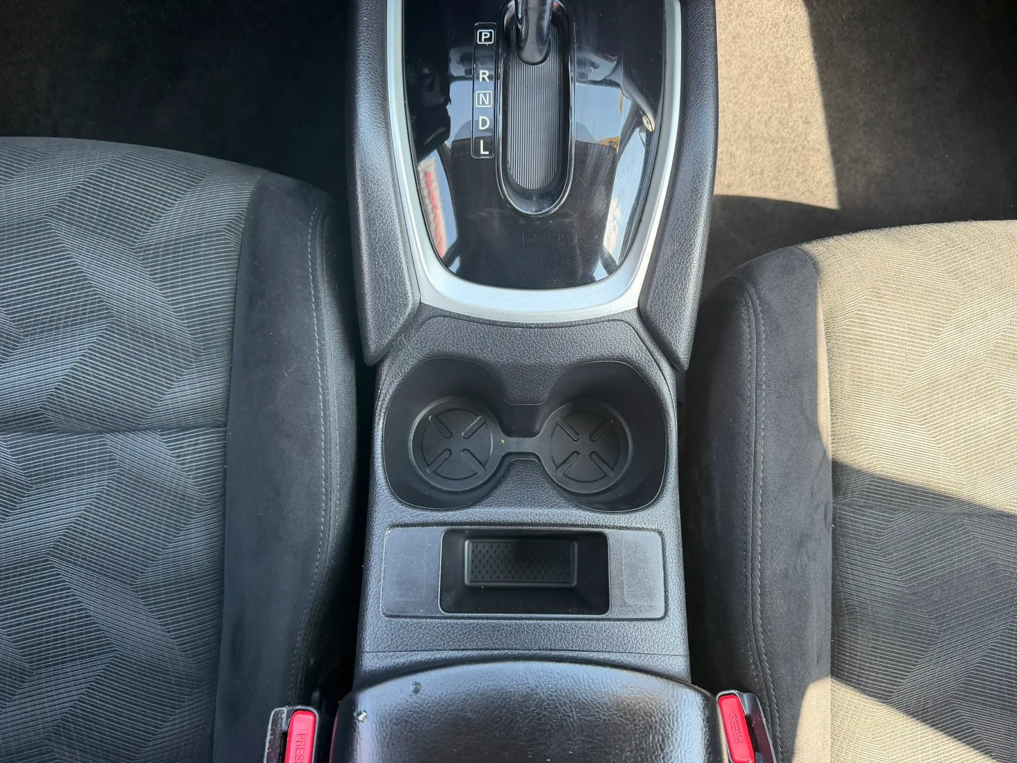 Used 2014 Nissan Rogue S FWD image 23