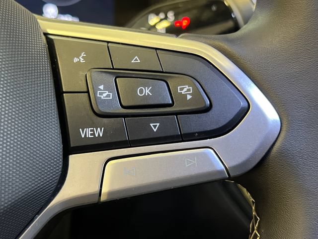 Certified 2025 Volkswagen Tiguan SE FWD image 22
