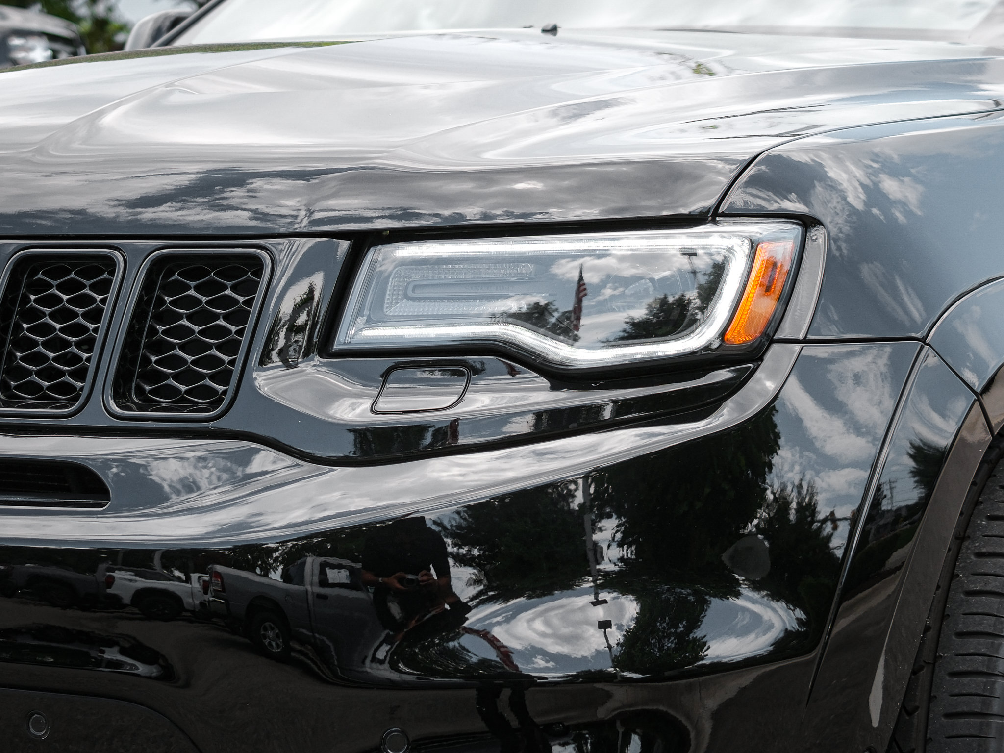 Used 2018 Jeep Grand Cherokee Trackhawk AWD/4WD image 6