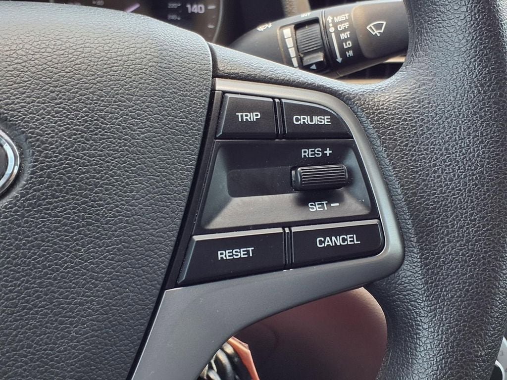 Used 2017 Hyundai Elantra SE FWD image 21