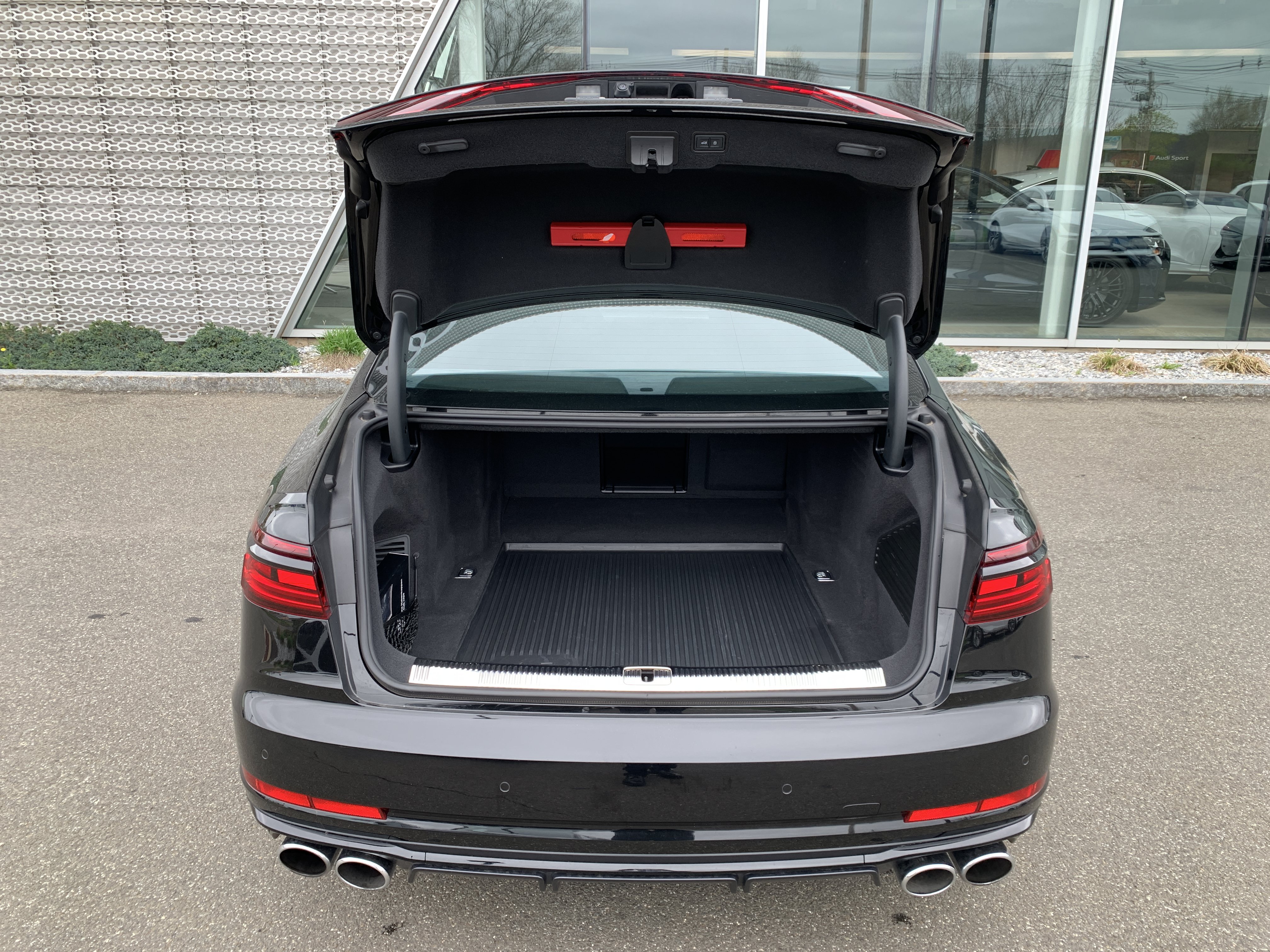 Certified 2023 Audi S8 w/ S8 Comfort Plus Package AWD/4WD image 28