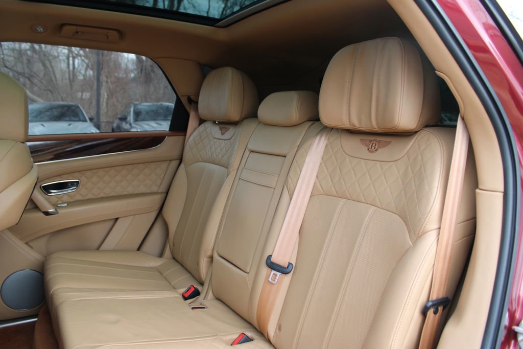 Used 2018 Bentley Bentayga AWD/4WD image 19