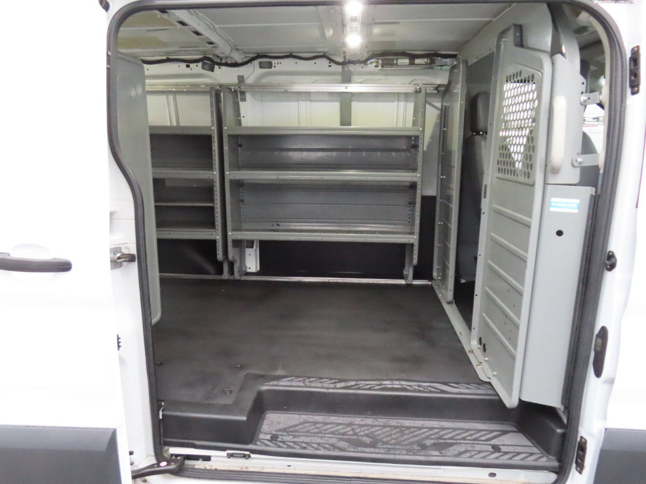 Used 2018 Ford Transit 250 130 Low Roof image 12