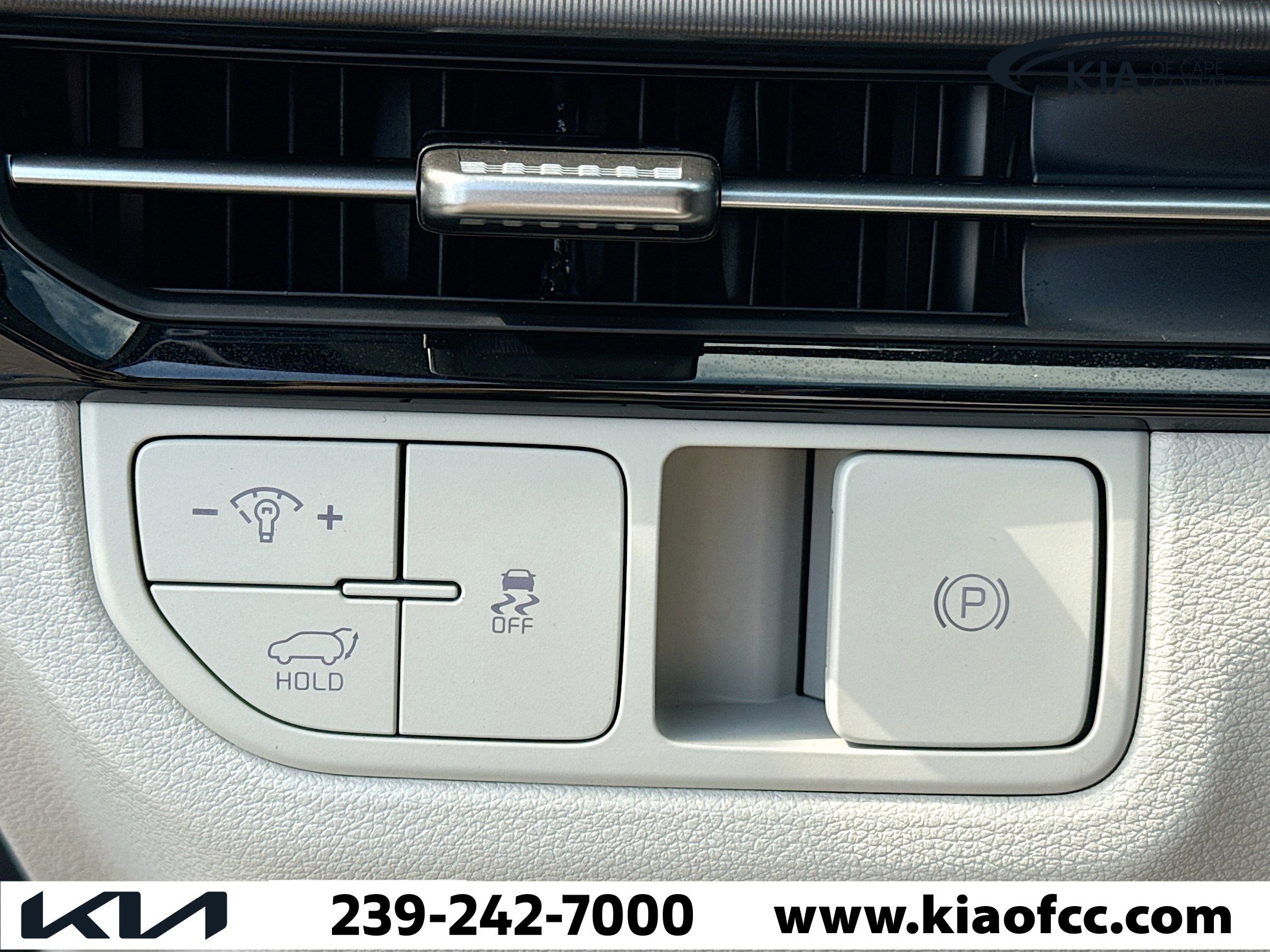New 2026 Kia Sportage EX w/ EX Panorama Roof Package image 32
