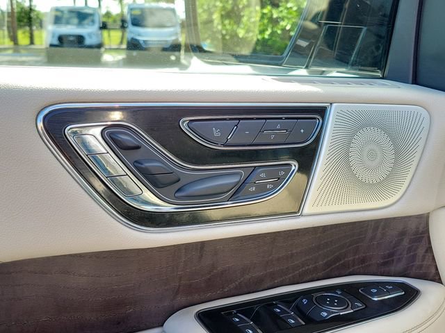 Used 2021 Lincoln Navigator Reserve w/ Luxury Package AWD/4WD image 24