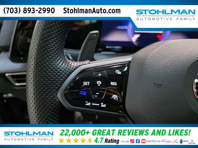 Used 2023 Volkswagen Golf R image 18