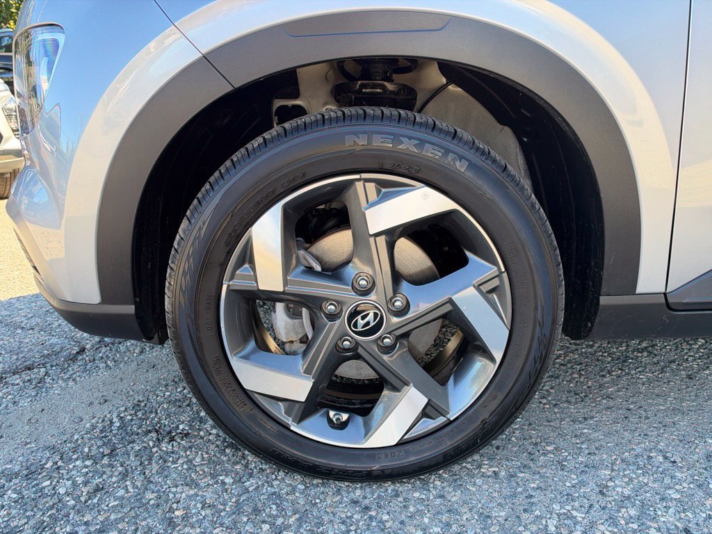 Certified 2026 Hyundai Venue SEL FWD image 11