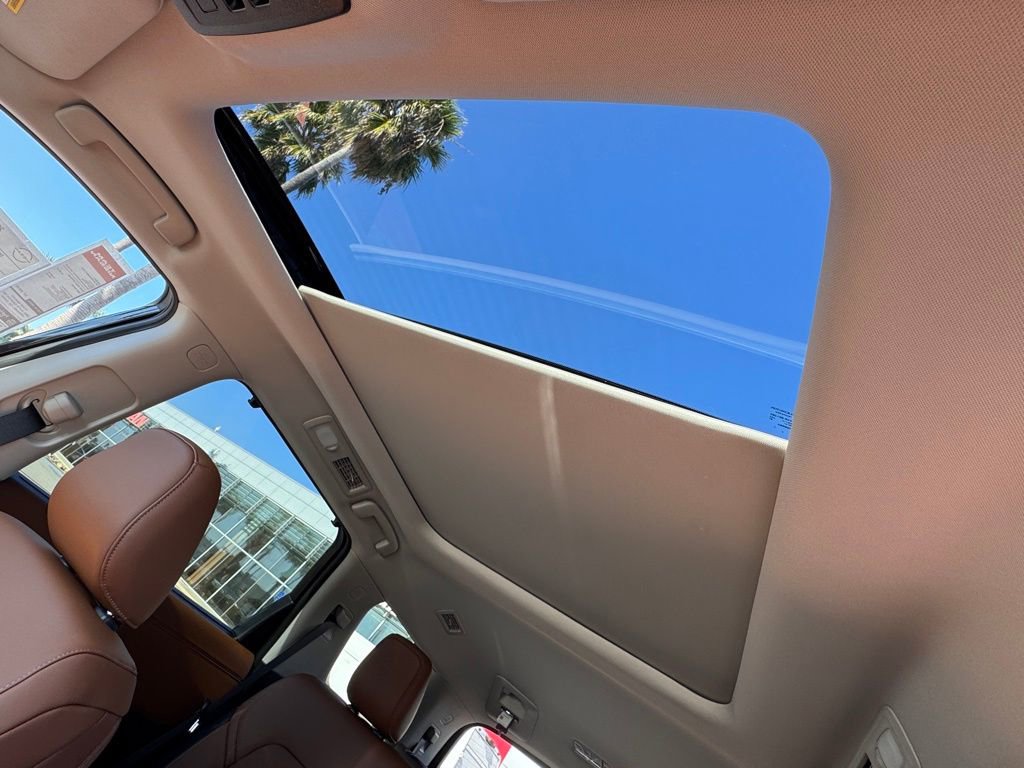 New 2025 Nissan Pathfinder Platinum image 11