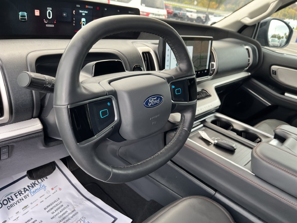 Used 2025 Ford Expedition Active AWD/4WD image 14