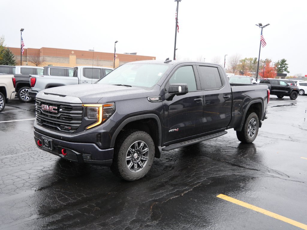 Used 2024 GMC Sierra 1500 AT4 w/ Technology Package AWD/4WD image 5
