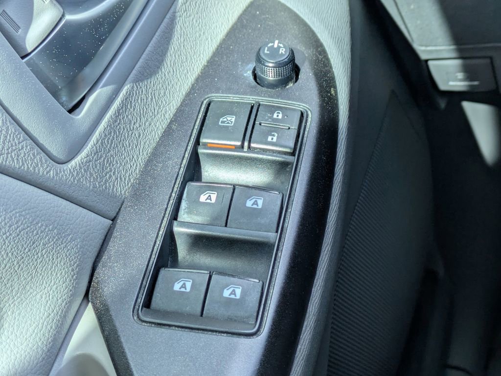 Used 2016 Toyota Sienna LE image 25