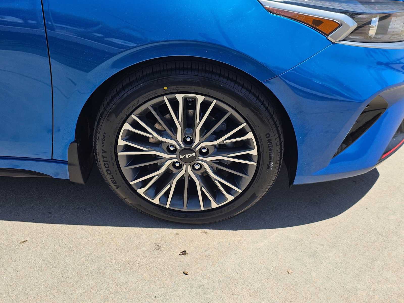 Used 2023 Kia Forte GT-Line FWD image 9
