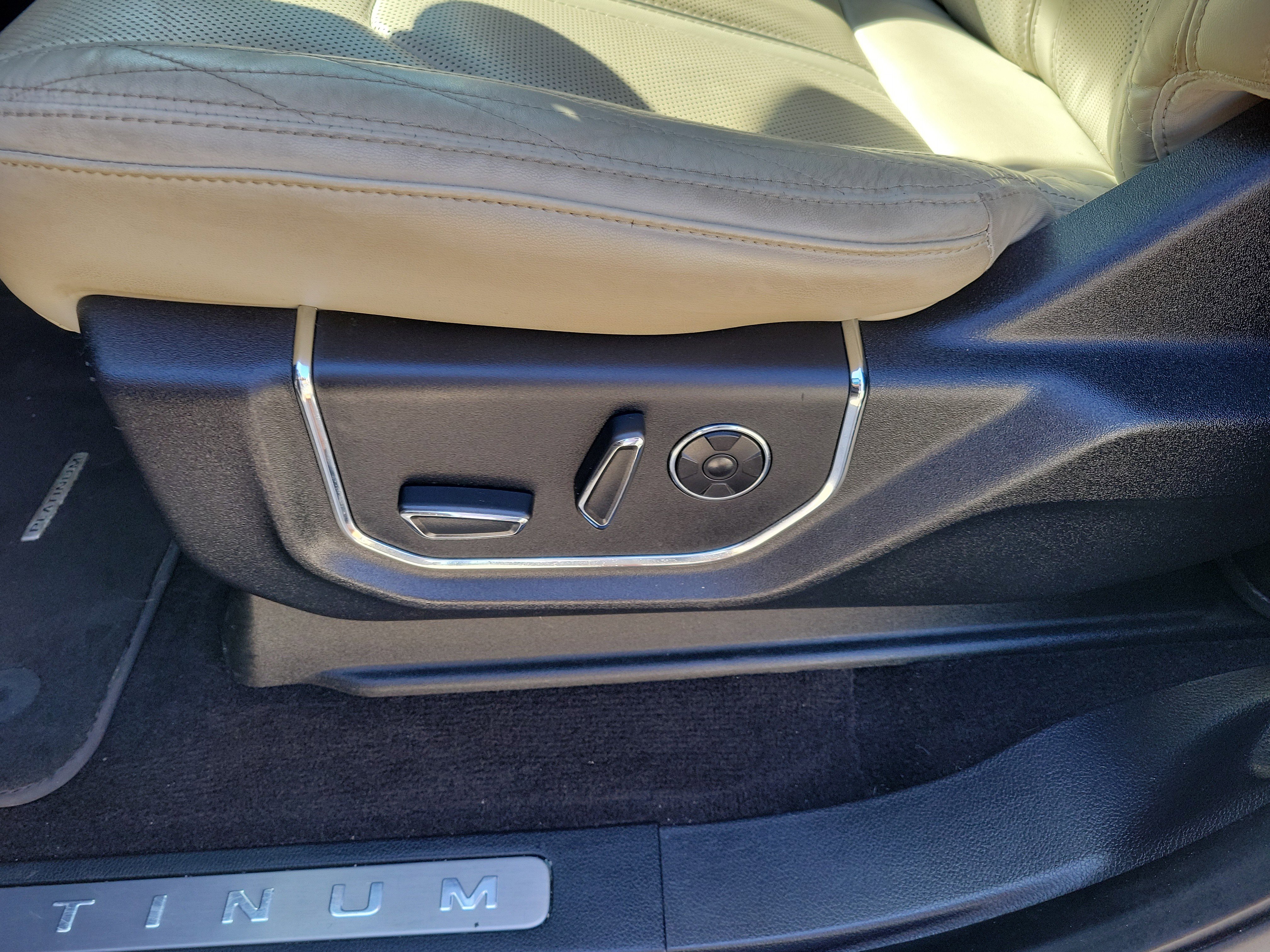 Used 2019 Ford Expedition Platinum RWD image 14