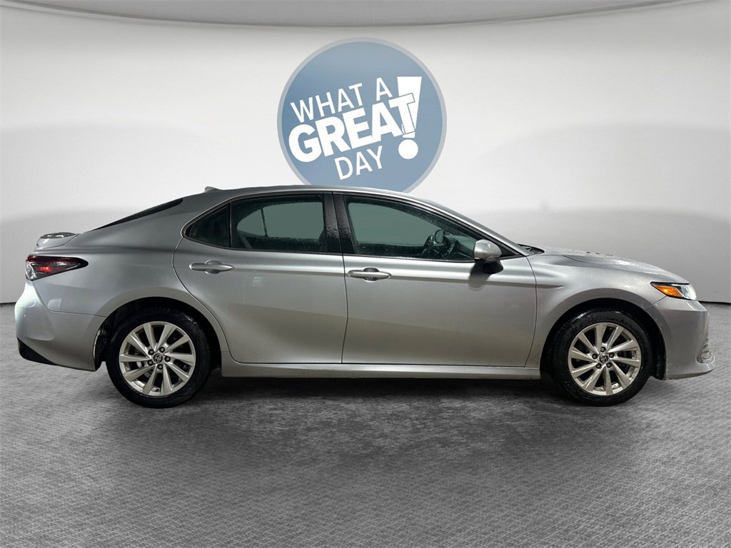 Used 2023 Toyota Camry LE image 2