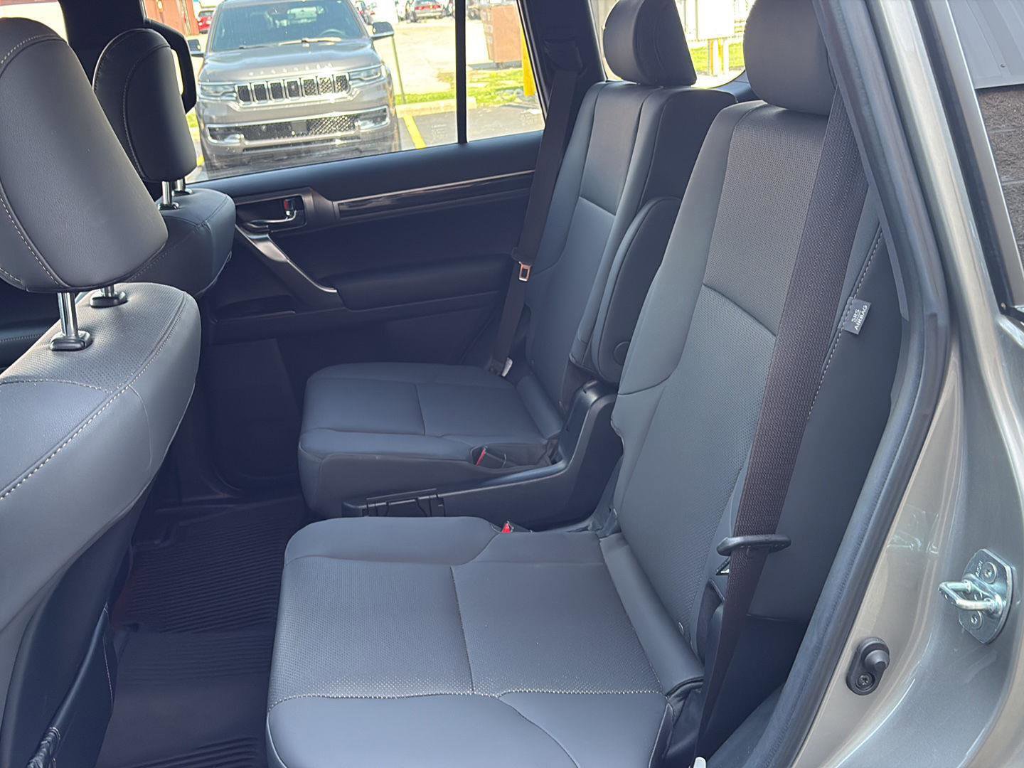 Used 2023 Lexus GX 460 Premium AWD/4WD image 29