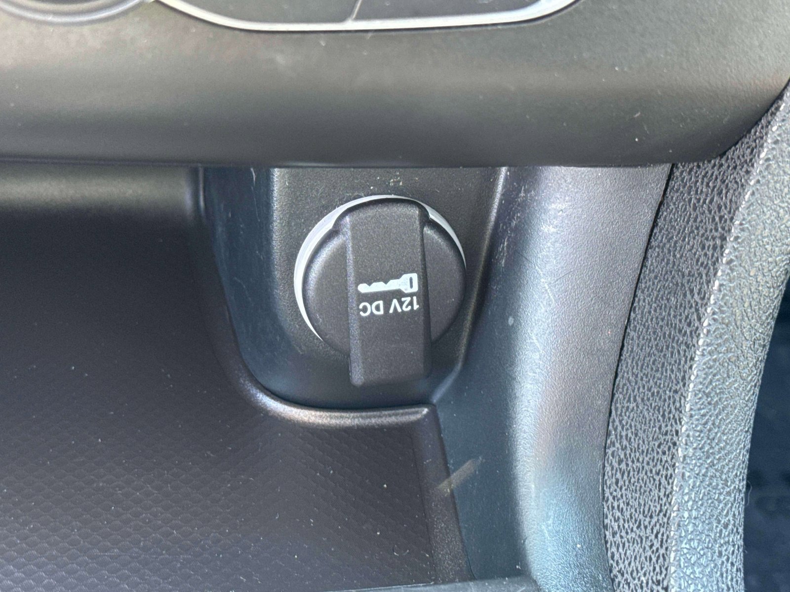 Used 2021 Dodge Charger SXT w/ Blacktop Package image 11