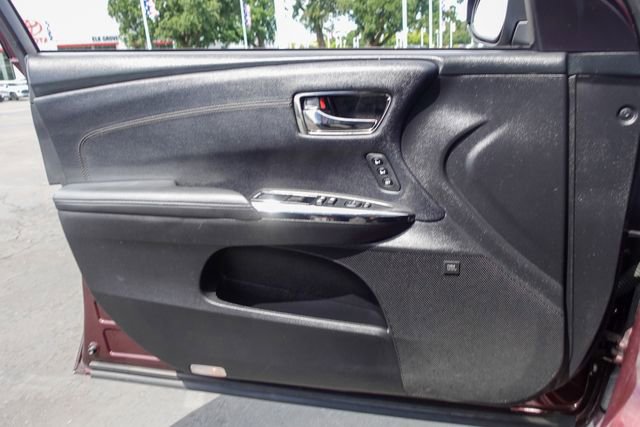 Certified 2016 Toyota Avalon Limited w/ Toyota Safety Sense Package image 22