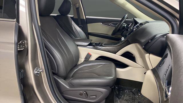 Used 2020 Lincoln Nautilus Reserve w/ Equipment Group 201A image 23