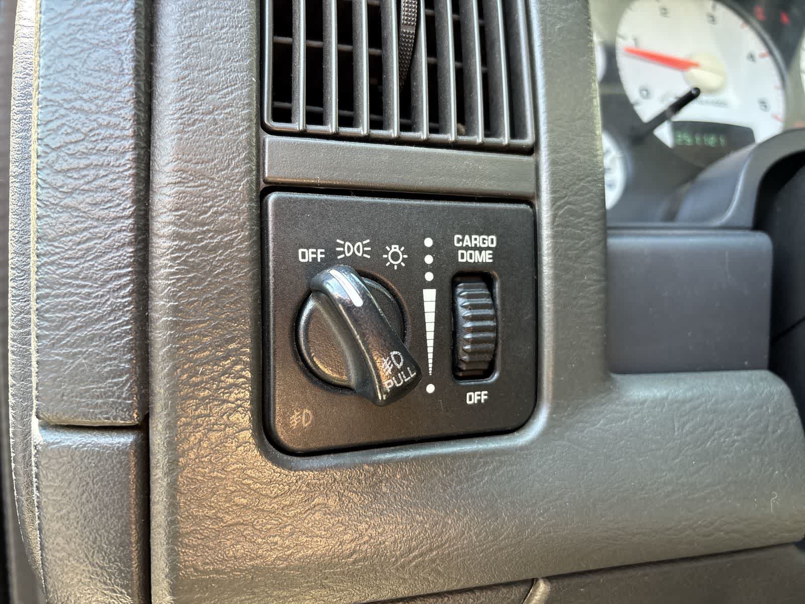 Used 2004 Dodge Ram 2500 Truck SLT w/ Trailer Tow Group AWD/4WD image 11