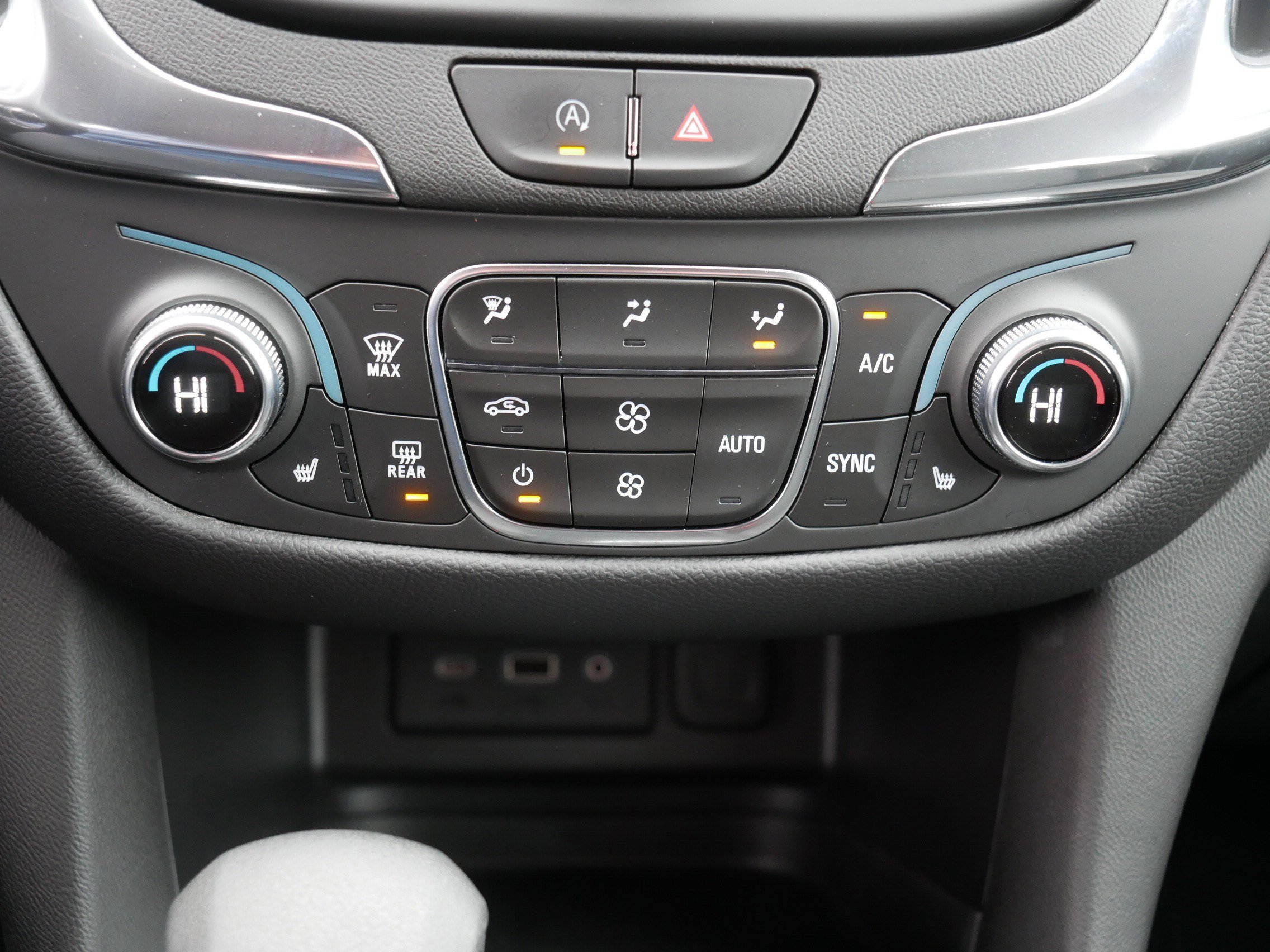 Used 2023 Chevrolet Equinox LT image 23