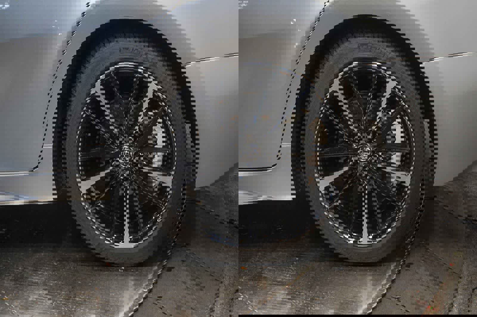 Used 2020 Toyota Camry XSE w/ Carpet Mat Package image 10