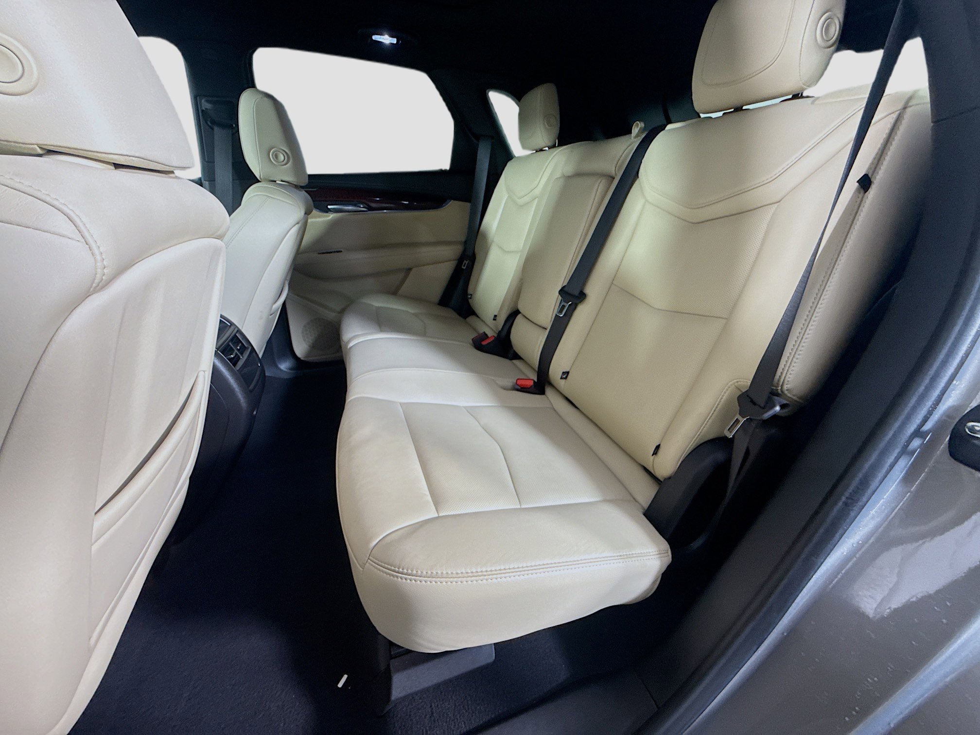 Used 2018 Cadillac XT5 Luxury w/ Driver Awareness Package image 25