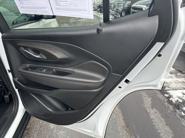 Used 2022 GMC Terrain SLE image 22