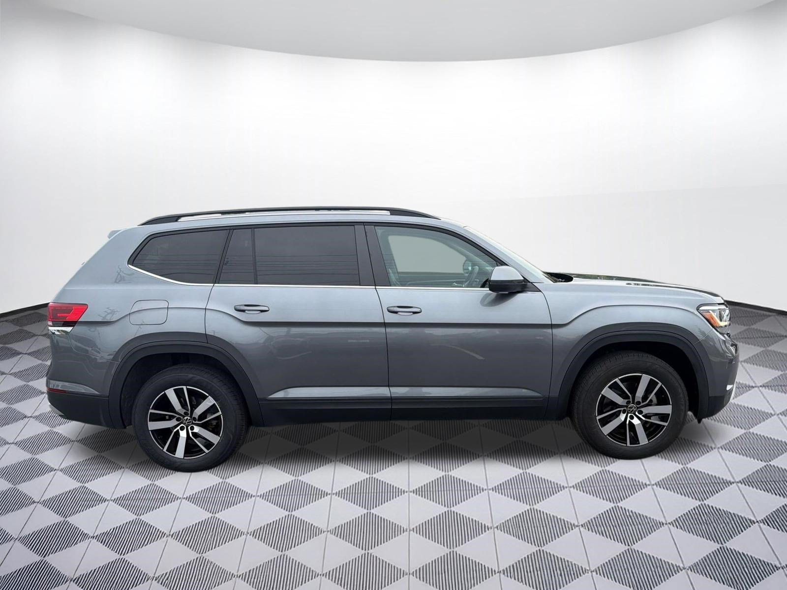 Used 2023 Volkswagen Atlas SE AWD/4WD image 8