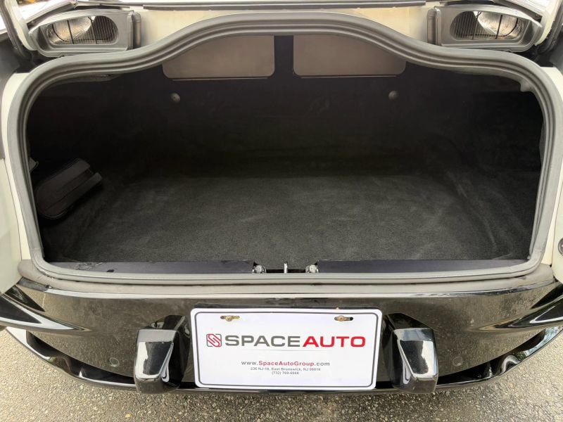 Used 2017 Aston Martin DB11 V12 RWD image 31